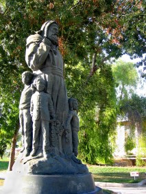 kale-st-nick-statue2-c-andrys